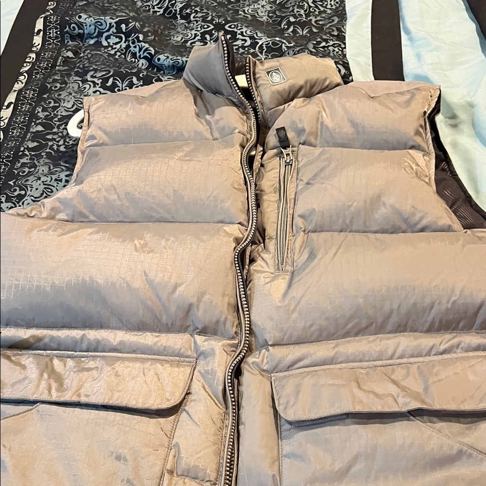 Volcom Tan Puffer Vest - Picture 5 of 8